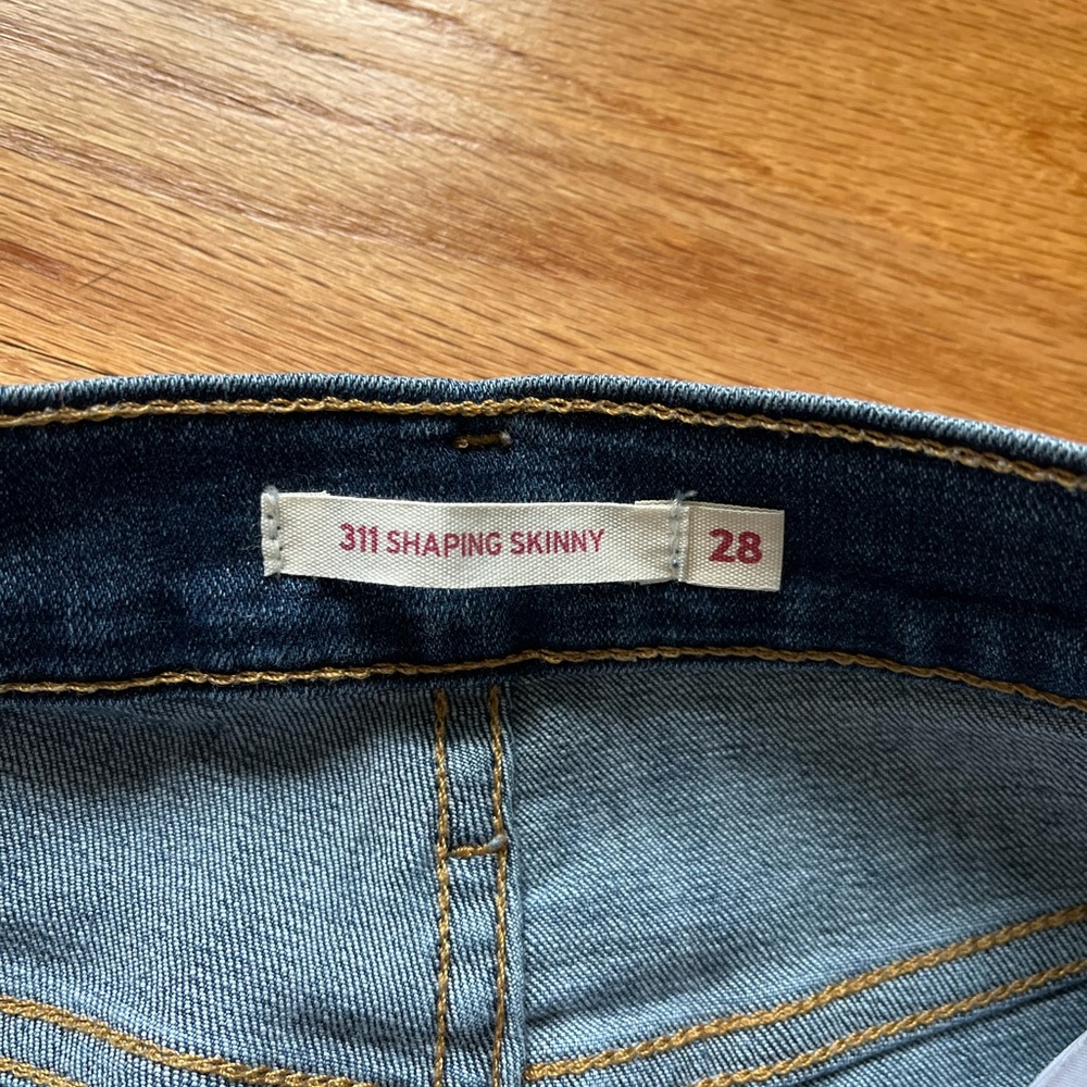 Levi Jeans - Picture 4 of 5